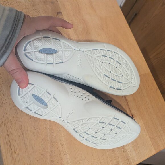 CROCs LiteRide Pacer Women's Lace Up Sneakers Navy Size 5-New - Picture 5 of 8